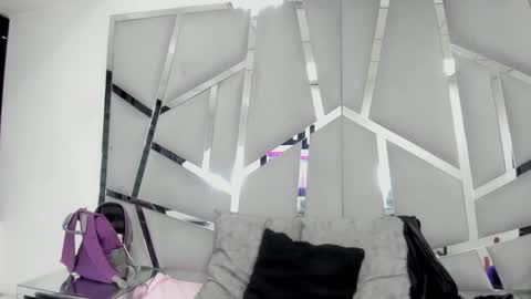 dianarous online show from February 19, 3:39 am