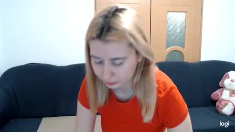 Snapshot of dianasmiey7 chatting on March 7, 9:40 am dianasmiey7 online show from March 7, 9:40 am