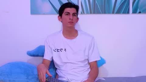 Ana  Leo online show from February 22, 3:47 pm