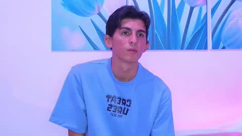 Ana  Leo online show from December 4, 2:38 pm