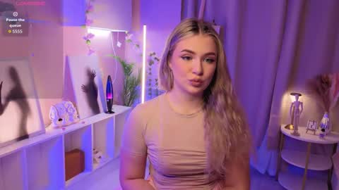 diannedibartolo online show from October 21, 8:01 pm