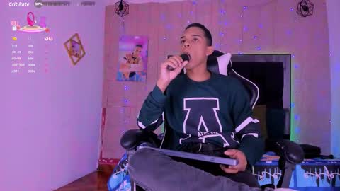 Snapshot of dilam_alfonzo chatting on September 13, 10:12 pm Dilan online show from September 13, 10:12 pm