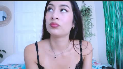 DINA online show from April 5, 8:17 pm