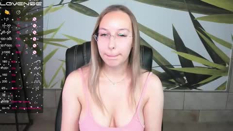 Dina online show from November 28, 1:57 am