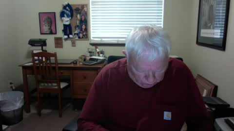 dirtrider195080438 online show from June 18, 1:00 am