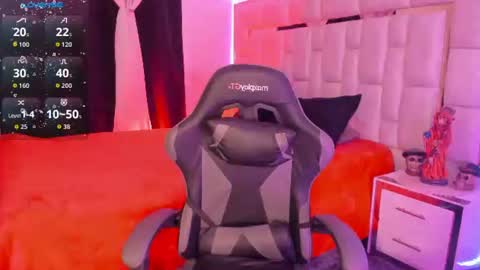 Violet online show from August 2, 10:39 am