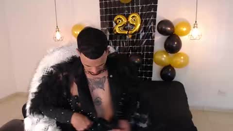 Snapshot of dirtybhot chatting on December 18, 2:21 am I just want to be happy online show from December 18, 2:21 am