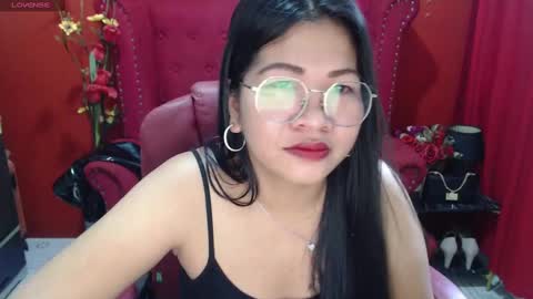 LatexQueen online show from February 4, 11:59 pm