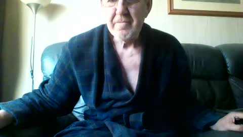 Snapshot of discovery63 chatting on January 10, 2:02 pm discovery63 online show from January 10, 2:02 pm