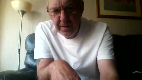Snapshot of discovery63 chatting on September 27, 3:21 pm discovery63 online show from September 27, 3:21 pm