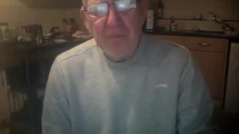 Snapshot of discovery63 chatting on February 14, 7:12 pm discovery63 online show from February 14, 7:12 pm