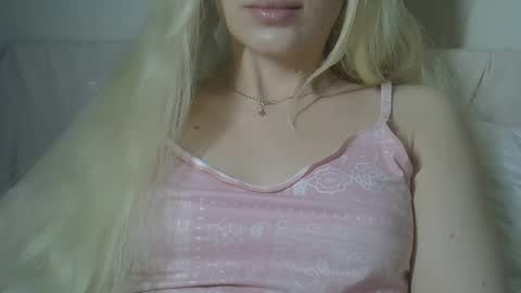 DitaMilton online show from January 13, 8:38 pm