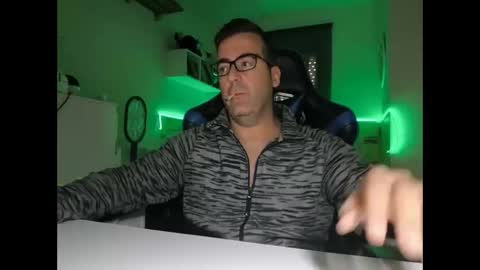 Snapshot of ditos_c chatting on December 11, 8:36 am ditos_c online show from December 11, 8:36 am