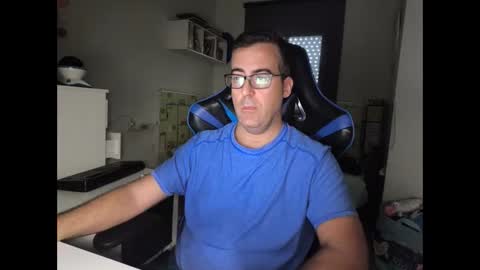 Snapshot of ditos_c chatting on October 28, 8:37 am ditos_c online show from October 28, 8:37 am