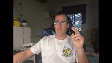 Snapshot of ditos_c chatting on October 18, 10:08 am ditos_c online show from October 18, 10:08 am