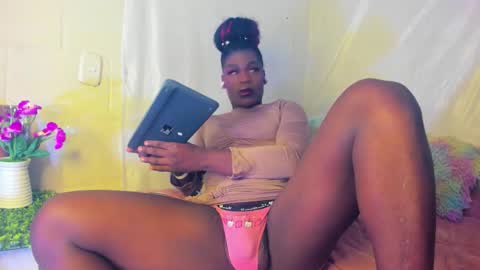 Mia Alejandra online show from October 30, 12:00 am