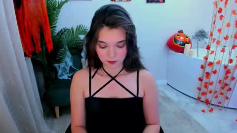 Hannah online show from October 27, 12:05 pm