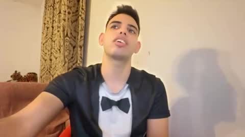 Snapshot of djonson_ chatting on October 23, 11:16 pm Djonson  online show from October 23, 11:16 pm