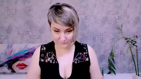 djullia online show from November 17, 1:46 pm