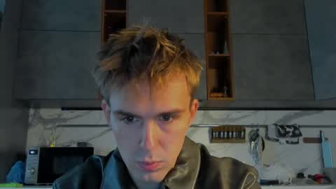 Robert online show from May 11, 12:34 pm