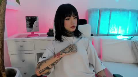 doll  bella online show from July 10, 3:06 pm