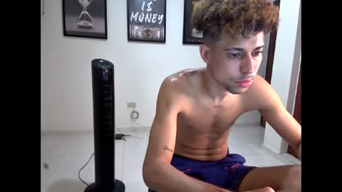 DollarHot30 online show from February 23, 2:58 am