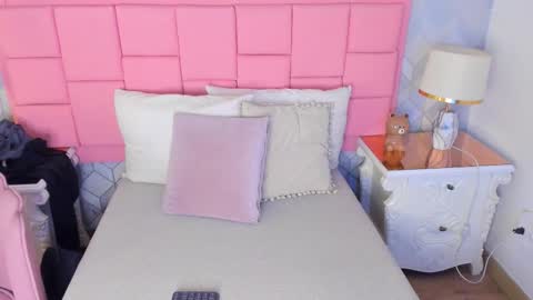 dolly_kitter online show from December 18, 2:56 pm