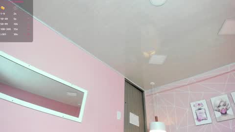 Snapshot of dolly_zoe chatting on January 29, 10:53 pm Call me Zoe  online show from January 29, 10:53 pm