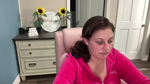 Dolly online show from February 28, 1:47 am