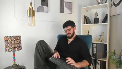 domboy  online show from June 14, 8:00 pm