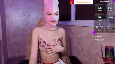 domiiniicana online show from December 15, 9:44 pm