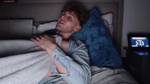 Alex...  online show from December 17, 3:24 am