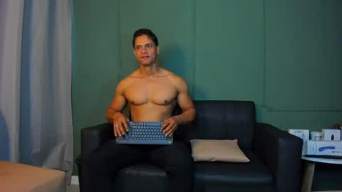 Dominc berry online show from July 25, 12:36 pm