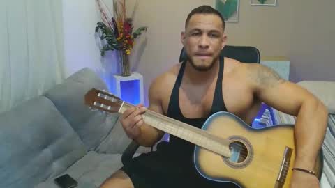 dominic_hulk1 online show from October 3, 3:37 am