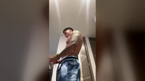 Only fans Ronnie col---InstaRonniecolleman  online show from March 7, 1:38 am