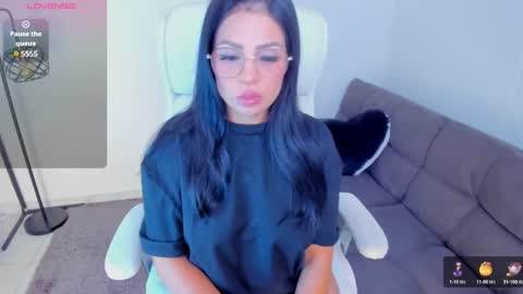 Snapshot of dominique_21x chatting on February 27, 4:02 am DOMINIC online show from February 27, 4:02 am