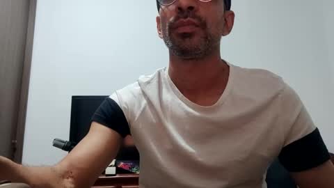 don__chi online show from December 8, 4:33 am