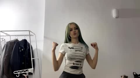 Ava online show from December 16, 5:08 pm