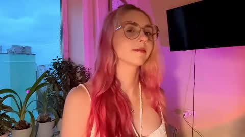 Karolina online show from October 22, 1:35 pm