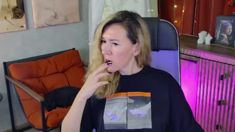 Donna online show from May 21, 2:07 am