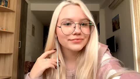 Stella online show from October 19, 12:43 pm