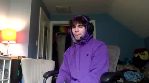 donutking42069 online show from May 21, 2:23 pm