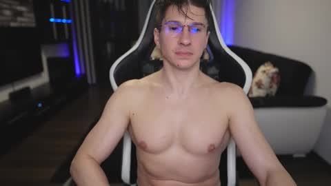 Dorian Reyes online show from January 18, 1:03 am