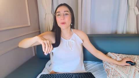 dorothy_valerisse online show from March 18, 10:43 am