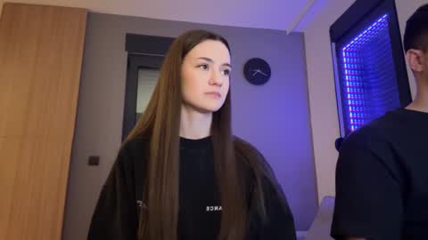 Alice and Mark online show from November 29, 1:13 am