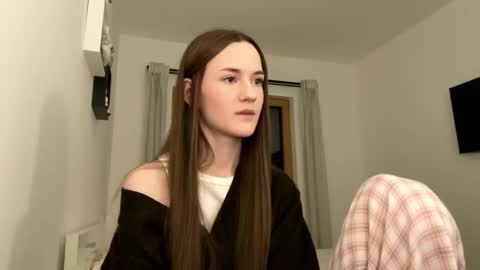 Alice and Mark online show from March 13, 9:18 pm