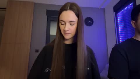 Alice and Mark online show from December 1, 1:25 am