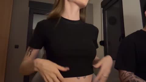 Alice and Mark online show from September 25, 1:12 am