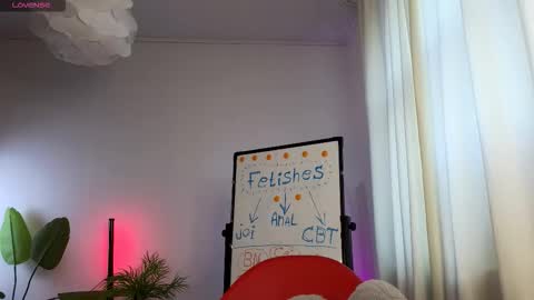 Lisbeth Salander online show from December 16, 6:09 am