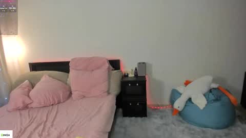 Mari online show from December 3, 7:09 am